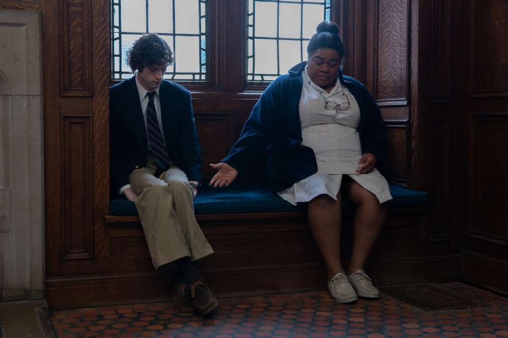 HO_14151_RC Dominic Sessa stars as Angus Tully and Da’Vine Joy Randolph as Mary Lamb in director Alexander Payne’s THE HOLDOVERS, a Focus Features release.Credit: Seacia Pavao / © 2023 FOCUS ...